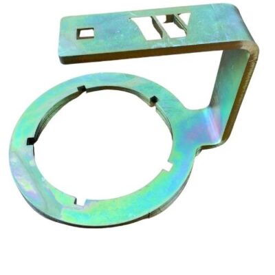 Air-dryer-filter-removal-tool-for-hgv